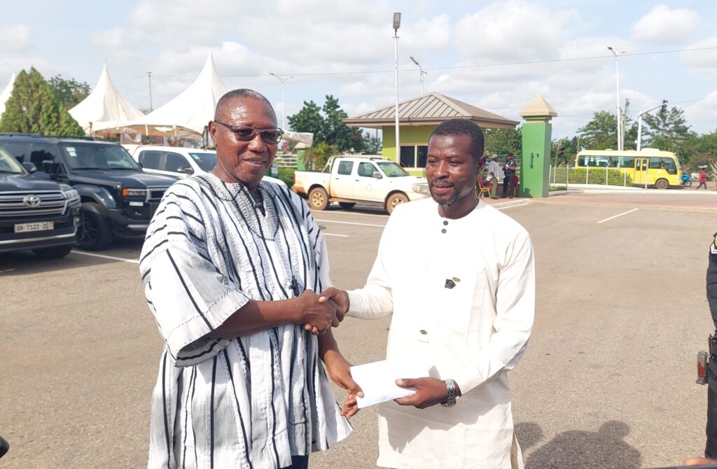 Deputy Education Minister rewards Bawku teacher for 19 years of service amid conflict