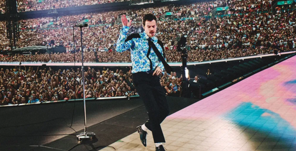 Harry Styles receives Guinness World Record for longest Wembley Stadium run